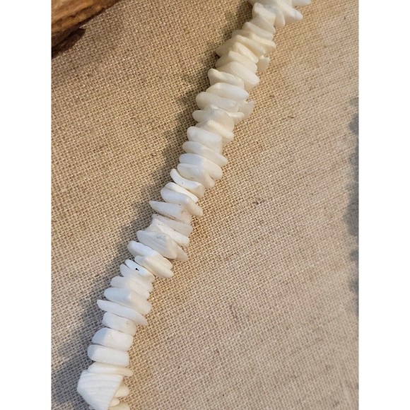 White Natural Clam Shell Bead Choker Necklace Hawaiian 16" Surfer Unisex - Picture 4 of 5